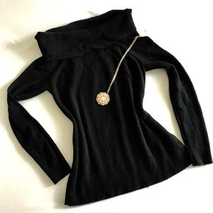 Oversized neck sweater